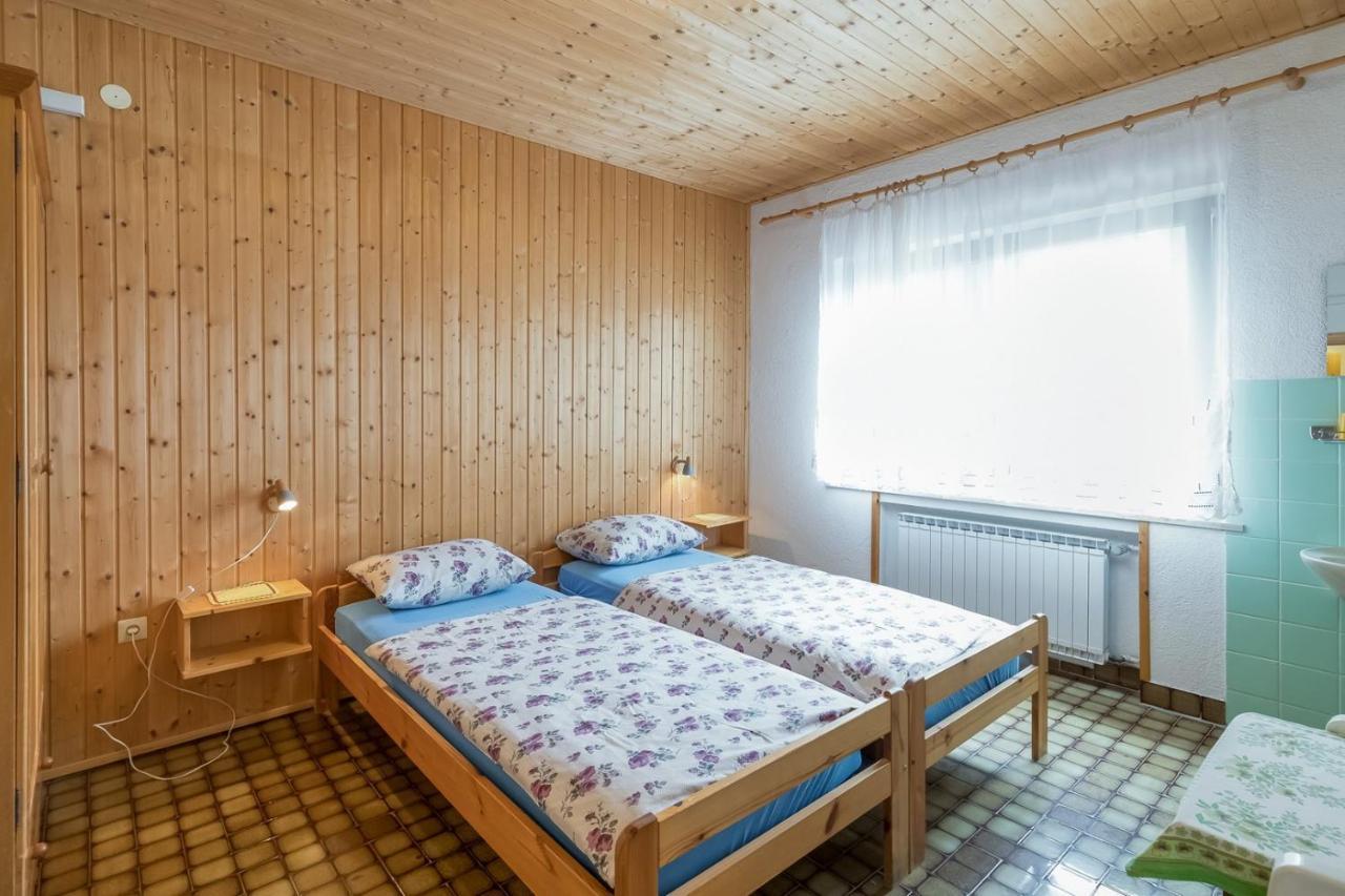 Ines & Hans Tar-Vabriga Exterior photo